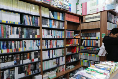 崇文書(shū)店 網(wǎng)絡(luò)文化經(jīng)營(yíng)的新探索與傳統(tǒng)堅(jiān)守